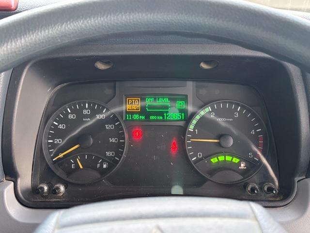 キャンター 　４ＷＤ　ＩＣターボ　１５０馬力　最大積載３ｔ　強化ダンプ　デュオニック６速セミオートマ　ラジオ　キーレス　左電格ミラー　荷台内寸長３０５　幅１５９　高３７（11枚目）