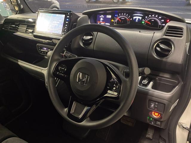 Ｎ－ＢＯＸカスタム Ｌ　４ＷＤ　ギャザズＳＤナビ　Ｂモニター　ＥＴＣ　左Ｐスライドドア　シートヒーター　ＬＥＤオートライト　フォグ　パーキングセンサー　ルーフコンソール　アクティブクルコン　衝突軽減ブレーキ　スマートキー（4枚目）