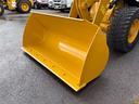 　ＣＡＴホイールローダー９０１　除雪仕様　スノーバケット０．５立米　稼働３ｈ　未作業車　スノータイヤ　ヒーター　サスペンションシート　ラジオ　ＬＥＤ前照灯　ＬＥＤ作業灯　ディスコネクトスイッチ（12枚目）