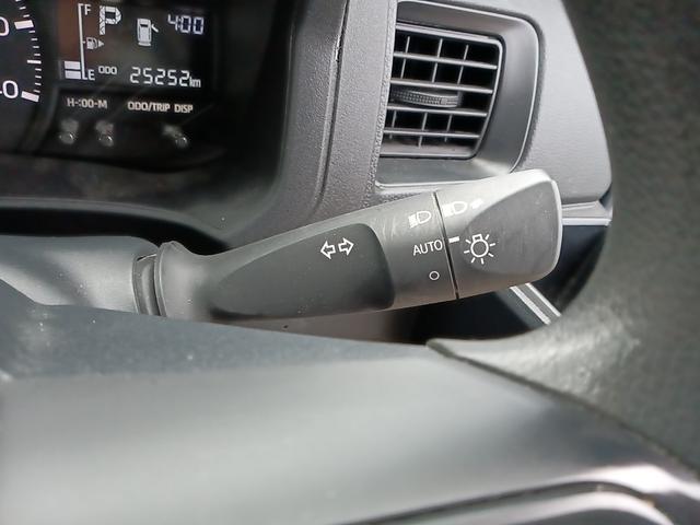 ハイゼットカーゴ クルーズ　パワーウインドウ　４ＷＤ　スマートキー　運転席エアバッグ　エアコン　ＡＢＳ　ＰＳ　オートライト（18枚目）