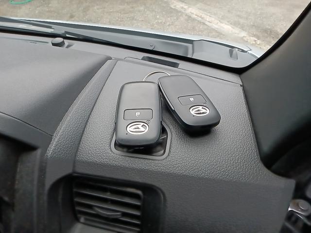 ハイゼットカーゴ クルーズ　パワーウインドウ　４ＷＤ　スマートキー　運転席エアバッグ　エアコン　ＡＢＳ　ＰＳ　オートライト（21枚目）