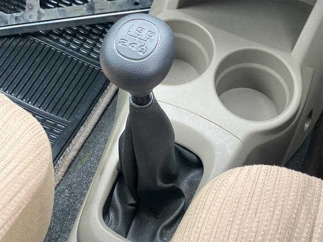 ミラ Ｘスペシャル　４ＷＤ　ドライブレコーダー　キーレスエントリー　ＭＴ　盗難防止システム　ＡＢＳ　ＣＤ　ミュージックプレイヤー接続可　アルミホイール　衝突安全ボディ　エアコン　パワーステアリング　パワーウィンドウ（6枚目）