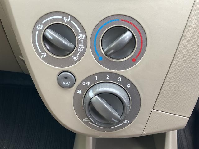 ミラ 　４ＷＤ　キーレスエントリー　ＭＴ　ＣＤ　エアコン　パワーウィンドウ　運転席エアバッグ　助手席エアバッグ（5枚目）