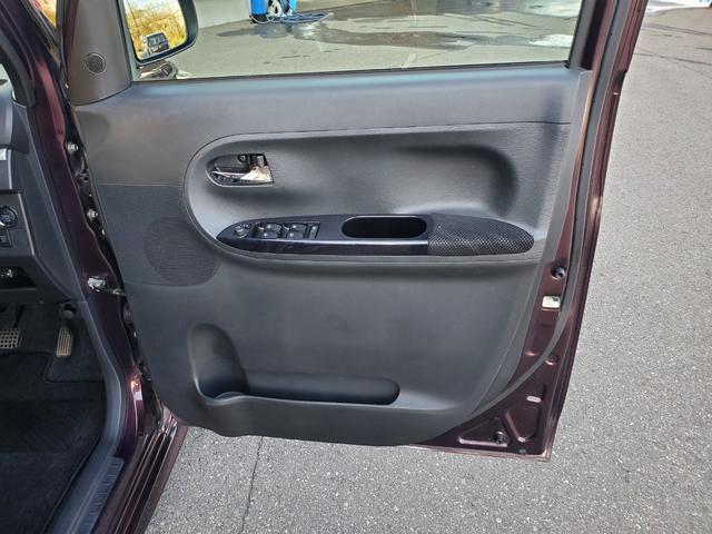 タント カスタムX トップエディションSAIII 4WD ETC チデジメモリーナビ バックカメラ(22枚目)