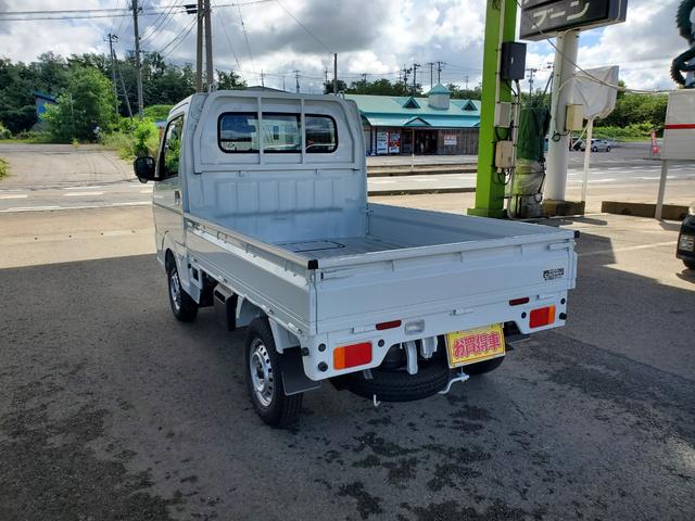 キャリイトラック KCエアコン・パワステ フロアマット ドアバイザー スタッドレスタイヤセット(8枚目)