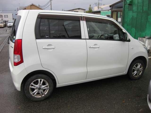 ワゴンＲ ＦＸ　ＡＢＳ　シートヒター　ナビ（4枚目）