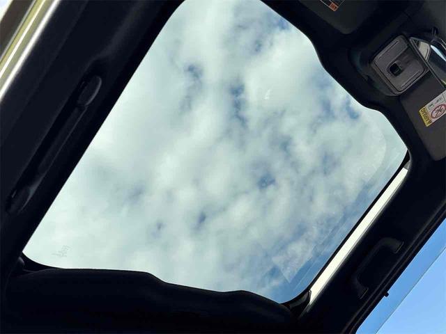 タフト Ｇ　４ＷＤ【修復歴無　禁煙車】ナビ　ＴＶ　全周囲カメラ　ＯＰルーフキャリア　ＬＥＤヘッドライト　サンルーフ　クリアランスソナー　衝突被害軽減システム　ヘッドライトウォッシャー　アイドリングストップ（45枚目）