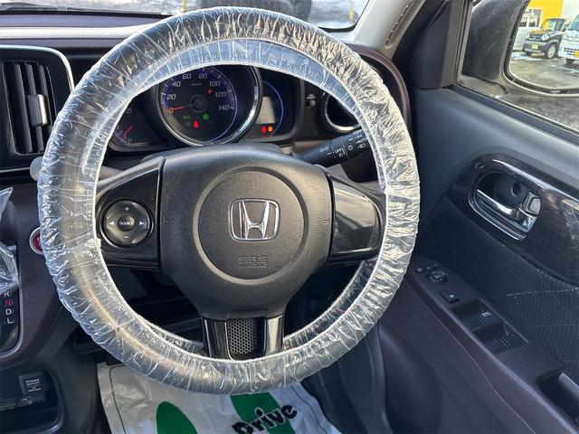 N-ONE プレミアム・Lパッケージ 4WD【修復歴無 禁煙車 純正ツートンカラー】ナビ TV バックカメラ ETC オートライト HIDライト スマートキー アイドリングストップ 電動格納ミラー ESC CD USB チップアップシート(31枚目)