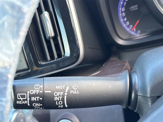 N-ONE プレミアム・Lパッケージ 4WD【修復歴無 禁煙車 純正ツートンカラー】ナビ TV バックカメラ ETC オートライト HIDライト スマートキー アイドリングストップ 電動格納ミラー ESC CD USB チップアップシート(37枚目)