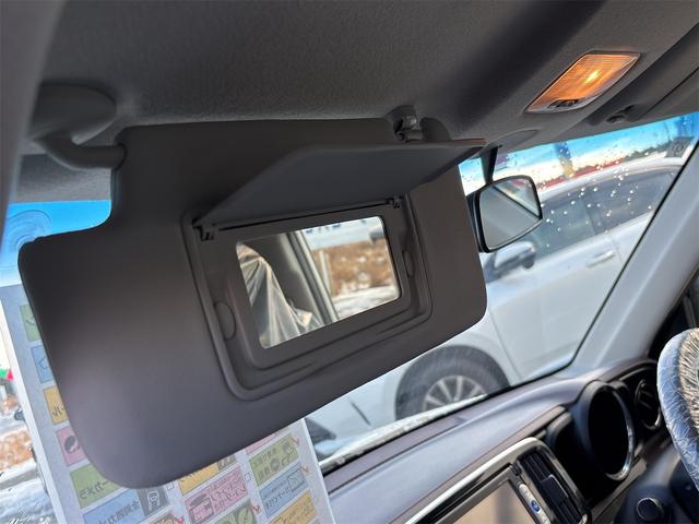 N-ONE プレミアム・Lパッケージ 4WD【修復歴無 禁煙車 純正ツートンカラー】ナビ TV バックカメラ ETC オートライト HIDライト スマートキー アイドリングストップ 電動格納ミラー ESC CD USB チップアップシート(48枚目)