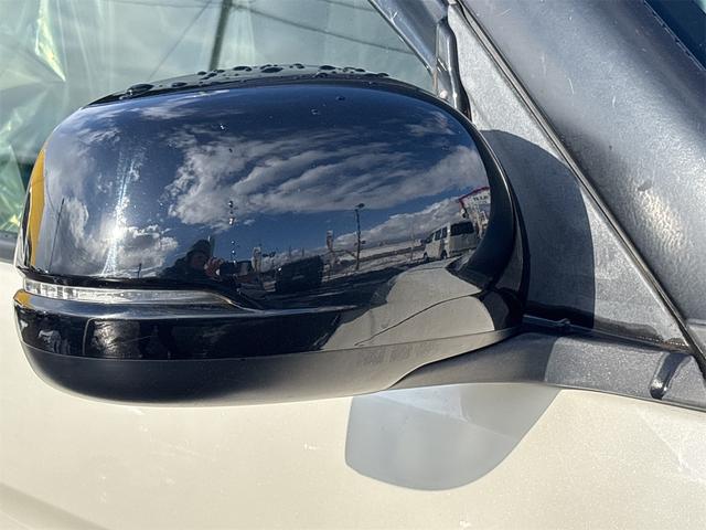 N-ONE プレミアム・Lパッケージ 4WD【修復歴無 禁煙車 純正ツートンカラー】ナビ TV バックカメラ ETC オートライト HIDライト スマートキー アイドリングストップ 電動格納ミラー ESC CD USB チップアップシート(62枚目)