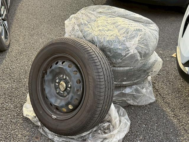 ヴォクシー X【兵庫県仕入/4WD/禁煙】 【4WD/後期型】【電動スライドドア/トヨタセーフティセンス/衝突軽減/レーンキープ】【7型ナビ/バックカメラ/BT接続/CD・DVD再生】【ドラレコ/クルコン/LEDライト/ETC】(9枚目)