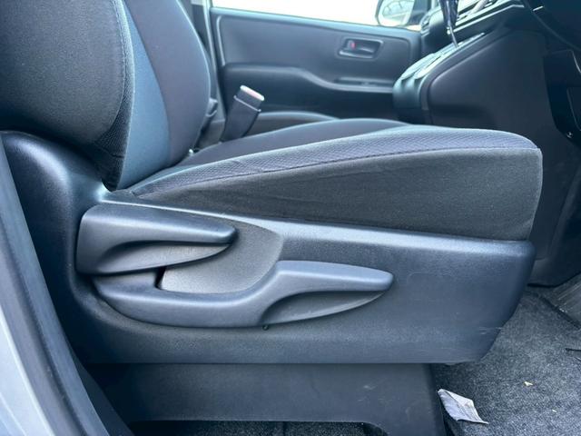 ヴォクシー X【兵庫県仕入/4WD/禁煙】 【4WD/後期型】【電動スライドドア/トヨタセーフティセンス/衝突軽減/レーンキープ】【7型ナビ/バックカメラ/BT接続/CD・DVD再生】【ドラレコ/クルコン/LEDライト/ETC】(15枚目)