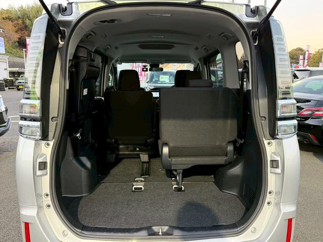 ヴォクシー X【兵庫県仕入/4WD/禁煙】 【4WD/後期型】【電動スライドドア/トヨタセーフティセンス/衝突軽減/レーンキープ】【7型ナビ/バックカメラ/BT接続/CD・DVD再生】【ドラレコ/クルコン/LEDライト/ETC】(26枚目)