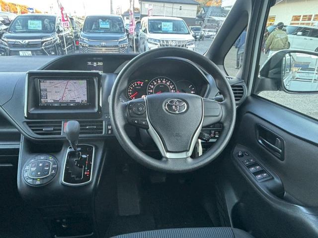 ヴォクシー X【兵庫県仕入/4WD/禁煙】 【4WD/後期型】【電動スライドドア/トヨタセーフティセンス/衝突軽減/レーンキープ】【7型ナビ/バックカメラ/BT接続/CD・DVD再生】【ドラレコ/クルコン/LEDライト/ETC】(30枚目)