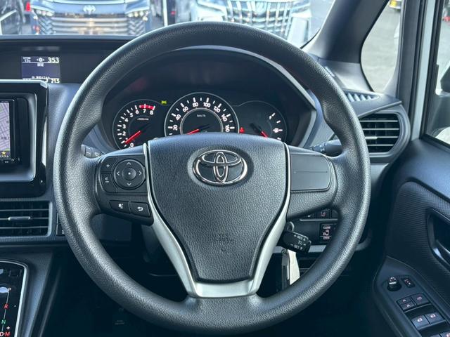 ヴォクシー X【兵庫県仕入/4WD/禁煙】 【4WD/後期型】【電動スライドドア/トヨタセーフティセンス/衝突軽減/レーンキープ】【7型ナビ/バックカメラ/BT接続/CD・DVD再生】【ドラレコ/クルコン/LEDライト/ETC】(31枚目)