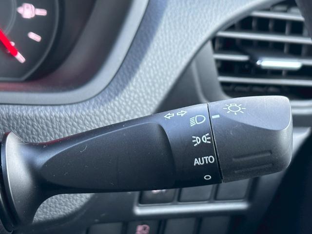 ヴォクシー X【兵庫県仕入/4WD/禁煙】 【4WD/後期型】【電動スライドドア/トヨタセーフティセンス/衝突軽減/レーンキープ】【7型ナビ/バックカメラ/BT接続/CD・DVD再生】【ドラレコ/クルコン/LEDライト/ETC】(36枚目)