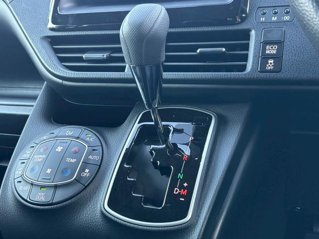 ヴォクシー X【兵庫県仕入/4WD/禁煙】 【4WD/後期型】【電動スライドドア/トヨタセーフティセンス/衝突軽減/レーンキープ】【7型ナビ/バックカメラ/BT接続/CD・DVD再生】【ドラレコ/クルコン/LEDライト/ETC】(37枚目)