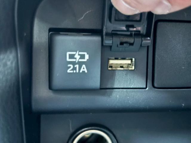 ヴォクシー X【兵庫県仕入/4WD/禁煙】 【4WD/後期型】【電動スライドドア/トヨタセーフティセンス/衝突軽減/レーンキープ】【7型ナビ/バックカメラ/BT接続/CD・DVD再生】【ドラレコ/クルコン/LEDライト/ETC】(45枚目)