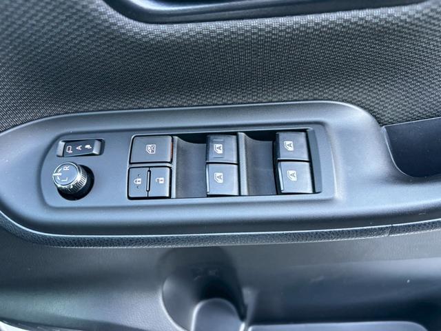 ヴォクシー X【兵庫県仕入/4WD/禁煙】 【4WD/後期型】【電動スライドドア/トヨタセーフティセンス/衝突軽減/レーンキープ】【7型ナビ/バックカメラ/BT接続/CD・DVD再生】【ドラレコ/クルコン/LEDライト/ETC】(48枚目)