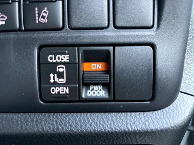 ヴォクシー X【兵庫県仕入/4WD/禁煙】 【4WD/後期型】【電動スライドドア/トヨタセーフティセンス/衝突軽減/レーンキープ】【7型ナビ/バックカメラ/BT接続/CD・DVD再生】【ドラレコ/クルコン/LEDライト/ETC】(50枚目)