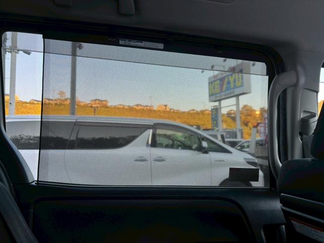 ヴォクシー X【兵庫県仕入/4WD/禁煙】 【4WD/後期型】【電動スライドドア/トヨタセーフティセンス/衝突軽減/レーンキープ】【7型ナビ/バックカメラ/BT接続/CD・DVD再生】【ドラレコ/クルコン/LEDライト/ETC】(56枚目)