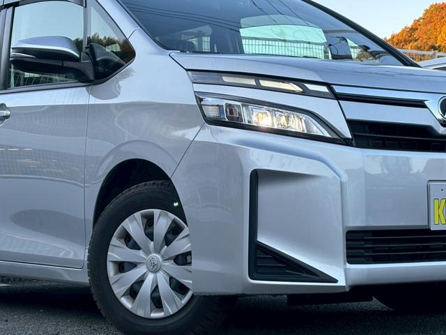 ヴォクシー X【兵庫県仕入/4WD/禁煙】 【4WD/後期型】【電動スライドドア/トヨタセーフティセンス/衝突軽減/レーンキープ】【7型ナビ/バックカメラ/BT接続/CD・DVD再生】【ドラレコ/クルコン/LEDライト/ETC】(65枚目)