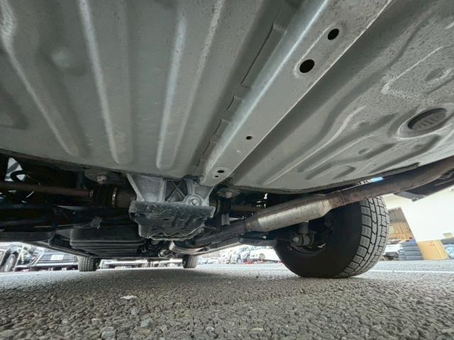 ヴォクシー X【兵庫県仕入/4WD/禁煙】 【4WD/後期型】【電動スライドドア/トヨタセーフティセンス/衝突軽減/レーンキープ】【7型ナビ/バックカメラ/BT接続/CD・DVD再生】【ドラレコ/クルコン/LEDライト/ETC】(72枚目)