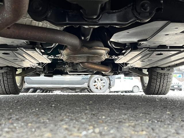 2.0i-L アイサイト 禁煙 4WD 衝突軽減 追従クルコン 車線逸脱警告 クリアランスソナー SDナビ バックカメラ パワーシート パドルシフト アイドリングストップ BT接続 フルセグ CD/DVD再生 アルミペダル(4枚目)