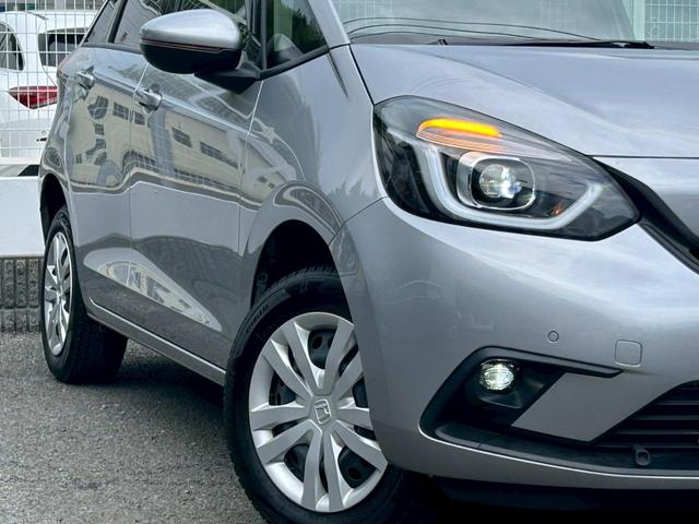 フィット ｅ：ＨＥＶベーシック【４ＷＤ】【禁煙車】【ワイパー熱線】　【追従クルコン／衝突軽減／車線逸脱警告／標識認識／コーナーセンサー】【ＬＥＤオートライト／ＬＥＤフォグ】【スマートキー／プッシュスタート】【オートエアコン】【２０２４年製ＶＲＸ２装着】【ＥＴＣ】（17枚目）