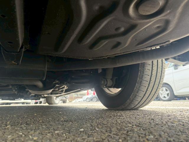 ヴォクシー ＺＳ　煌【禁煙車／冬タイヤＡＷ／トヨタセーフティセンス】　【クルーズコントロール／衝突軽減／車線逸脱警告／リヤオートエアコン】【両側電動ドア／ＬＥＤヘッドライト／オートライトハイビーム】【ＥＴＣ／バックカメラ／フルセグ／ＢＴ接続】【７型ナビ／前方ドラレコ】（7枚目）