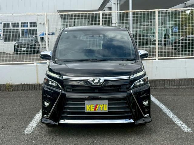 ヴォクシー ＺＳ　煌【禁煙車／冬タイヤＡＷ／トヨタセーフティセンス】　【クルーズコントロール／衝突軽減／車線逸脱警告／リヤオートエアコン】【両側電動ドア／ＬＥＤヘッドライト／オートライトハイビーム】【ＥＴＣ／バックカメラ／フルセグ／ＢＴ接続】【７型ナビ／前方ドラレコ】（21枚目）