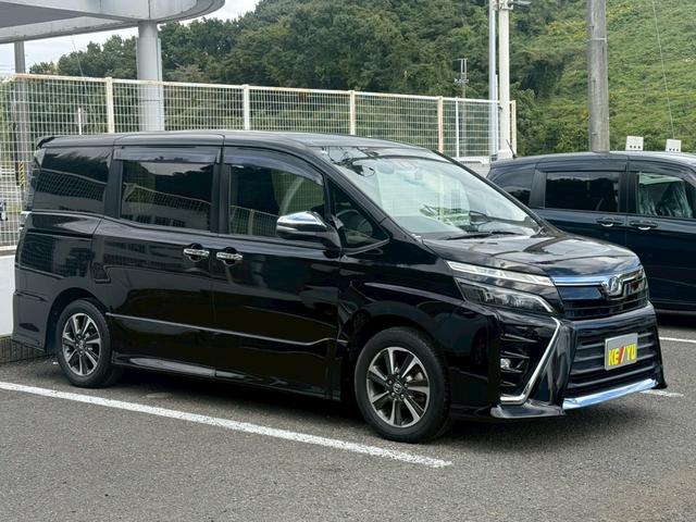 ヴォクシー ＺＳ　煌【禁煙車／冬タイヤＡＷ／トヨタセーフティセンス】　【クルーズコントロール／衝突軽減／車線逸脱警告／リヤオートエアコン】【両側電動ドア／ＬＥＤヘッドライト／オートライトハイビーム】【ＥＴＣ／バックカメラ／フルセグ／ＢＴ接続】【７型ナビ／前方ドラレコ】（22枚目）
