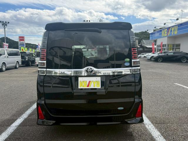 ヴォクシー ＺＳ　煌【禁煙車／冬タイヤＡＷ／トヨタセーフティセンス】　【クルーズコントロール／衝突軽減／車線逸脱警告／リヤオートエアコン】【両側電動ドア／ＬＥＤヘッドライト／オートライトハイビーム】【ＥＴＣ／バックカメラ／フルセグ／ＢＴ接続】【７型ナビ／前方ドラレコ】（24枚目）