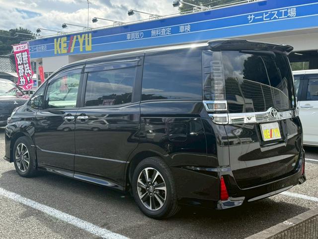 ヴォクシー ＺＳ　煌【禁煙車／冬タイヤＡＷ／トヨタセーフティセンス】　【クルーズコントロール／衝突軽減／車線逸脱警告／リヤオートエアコン】【両側電動ドア／ＬＥＤヘッドライト／オートライトハイビーム】【ＥＴＣ／バックカメラ／フルセグ／ＢＴ接続】【７型ナビ／前方ドラレコ】（25枚目）