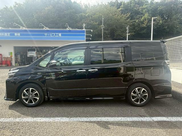 ヴォクシー ＺＳ　煌【禁煙車／冬タイヤＡＷ／トヨタセーフティセンス】　【クルーズコントロール／衝突軽減／車線逸脱警告／リヤオートエアコン】【両側電動ドア／ＬＥＤヘッドライト／オートライトハイビーム】【ＥＴＣ／バックカメラ／フルセグ／ＢＴ接続】【７型ナビ／前方ドラレコ】（26枚目）