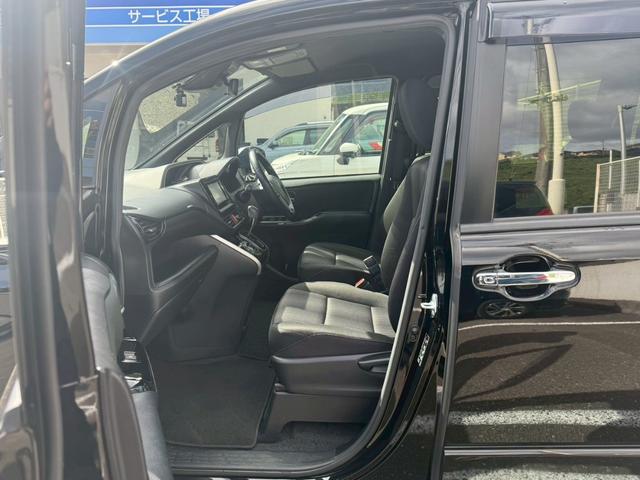 ヴォクシー ＺＳ　煌【禁煙車／冬タイヤＡＷ／トヨタセーフティセンス】　【クルーズコントロール／衝突軽減／車線逸脱警告／リヤオートエアコン】【両側電動ドア／ＬＥＤヘッドライト／オートライトハイビーム】【ＥＴＣ／バックカメラ／フルセグ／ＢＴ接続】【７型ナビ／前方ドラレコ】（28枚目）