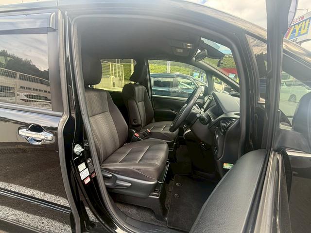 ヴォクシー ＺＳ　煌【禁煙車／冬タイヤＡＷ／トヨタセーフティセンス】　【クルーズコントロール／衝突軽減／車線逸脱警告／リヤオートエアコン】【両側電動ドア／ＬＥＤヘッドライト／オートライトハイビーム】【ＥＴＣ／バックカメラ／フルセグ／ＢＴ接続】【７型ナビ／前方ドラレコ】（32枚目）