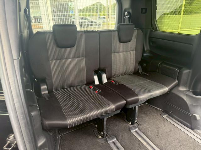 ヴォクシー ＺＳ　煌【禁煙車／冬タイヤＡＷ／トヨタセーフティセンス】　【クルーズコントロール／衝突軽減／車線逸脱警告／リヤオートエアコン】【両側電動ドア／ＬＥＤヘッドライト／オートライトハイビーム】【ＥＴＣ／バックカメラ／フルセグ／ＢＴ接続】【７型ナビ／前方ドラレコ】（35枚目）