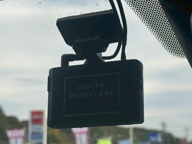 ハイエースバン スーパーＧＬ　ダークプライムＩＩ【４ＷＤ／ディーゼルターボ】　【ワンオーナー／禁煙／１００Ｖ電源】【ベッドキット付／トヨタセーフティセンス／全方位カメラ】【衝突軽減／コーナーセンサー／デジタルインナーミラー】【前後ドラレコ／ＬＥＤライト／オートハイビーム】（19枚目）