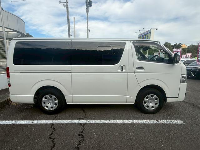 ハイエースバン スーパーＧＬ　ダークプライムＩＩ【４ＷＤ／ディーゼルターボ】　【ワンオーナー／禁煙／１００Ｖ電源】【ベッドキット付／トヨタセーフティセンス／全方位カメラ】【衝突軽減／コーナーセンサー／デジタルインナーミラー】【前後ドラレコ／ＬＥＤライト／オートハイビーム】（27枚目）