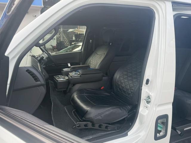 ハイエースバン スーパーＧＬ　ダークプライムＩＩ【４ＷＤ／ディーゼルターボ】　【ワンオーナー／禁煙／１００Ｖ電源】【ベッドキット付／トヨタセーフティセンス／全方位カメラ】【衝突軽減／コーナーセンサー／デジタルインナーミラー】【前後ドラレコ／ＬＥＤライト／オートハイビーム】（43枚目）