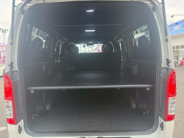 ハイエースバン スーパーＧＬ　ダークプライムＩＩ【４ＷＤ／ディーゼルターボ】　【ワンオーナー／禁煙／１００Ｖ電源】【ベッドキット付／トヨタセーフティセンス／全方位カメラ】【衝突軽減／コーナーセンサー／デジタルインナーミラー】【前後ドラレコ／ＬＥＤライト／オートハイビーム】（47枚目）