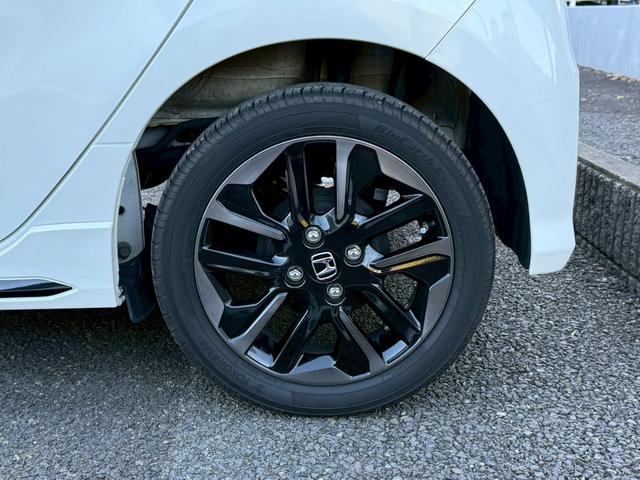 Ｎ－ＷＧＮカスタム Ｇ　ターボＳＳ２トーンカラースタイルパッケージ【特別仕様車】　【禁煙車／８型ナビ】【クルーズコントロール／ハーフレザーシート】【ＥＴＣ／バックカメラ／ドライブレコーダー】【ＨＩＤヘッドライト／オートライト】【パドルシフト】【オートエアコン／純正１５インチＡＷ］（33枚目）