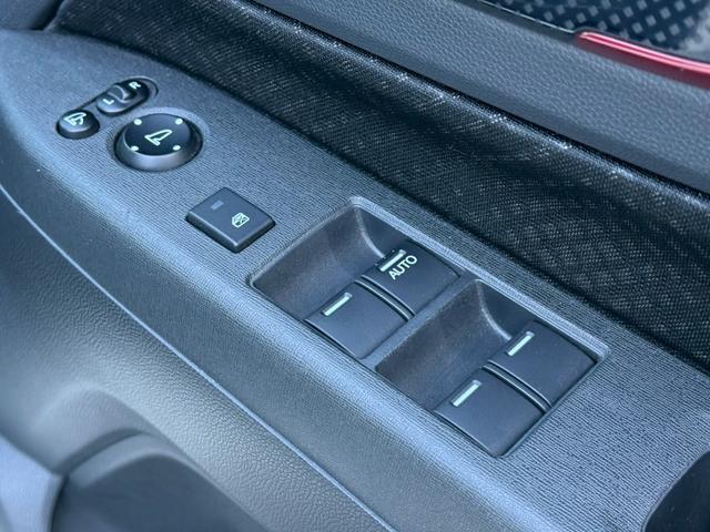 Ｎ－ＷＧＮカスタム Ｇ　ターボＳＳ２トーンカラースタイルパッケージ【特別仕様車】　【禁煙車／８型ナビ】【クルーズコントロール／ハーフレザーシート】【ＥＴＣ／バックカメラ／ドライブレコーダー】【ＨＩＤヘッドライト／オートライト】【パドルシフト】【オートエアコン／純正１５インチＡＷ］（52枚目）