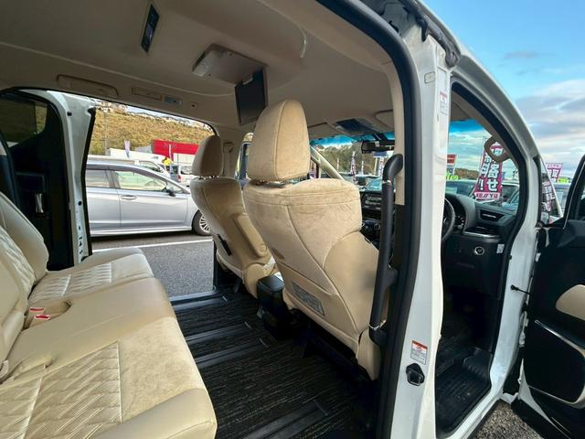 アルファード ２．５Ｇ【４ＷＤ／８人乗り】【１１型フリップダウンモニター】　【純正１０型ナビ／衝突軽減システム】【追従クルコン／コーナーセンサー】【ハーフレザーシート／電動シート】【パワーバックドア／前後ドラレコ／ＥＴＣ／バックカメラ】【ＬＥＤヘッドライト／フルセグＴＶ】（44枚目）