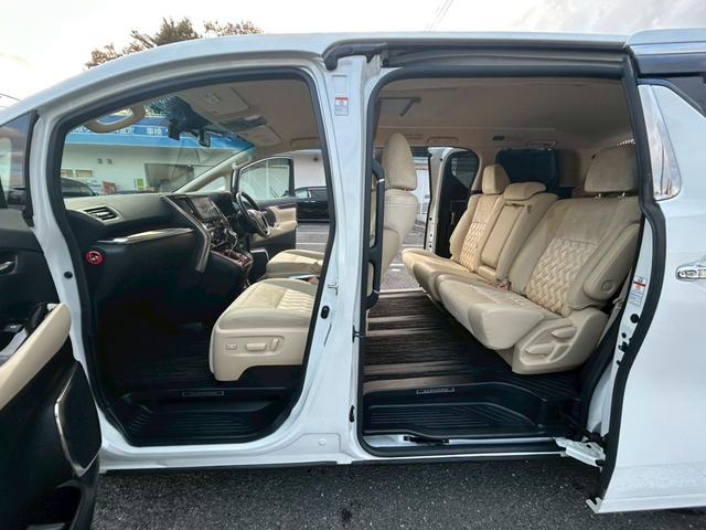 アルファード ２．５Ｇ【４ＷＤ／８人乗り】【１１型フリップダウンモニター】　【純正１０型ナビ／衝突軽減システム】【追従クルコン／コーナーセンサー】【ハーフレザーシート／電動シート】【パワーバックドア／前後ドラレコ／ＥＴＣ／バックカメラ】【ＬＥＤヘッドライト／フルセグＴＶ】（51枚目）