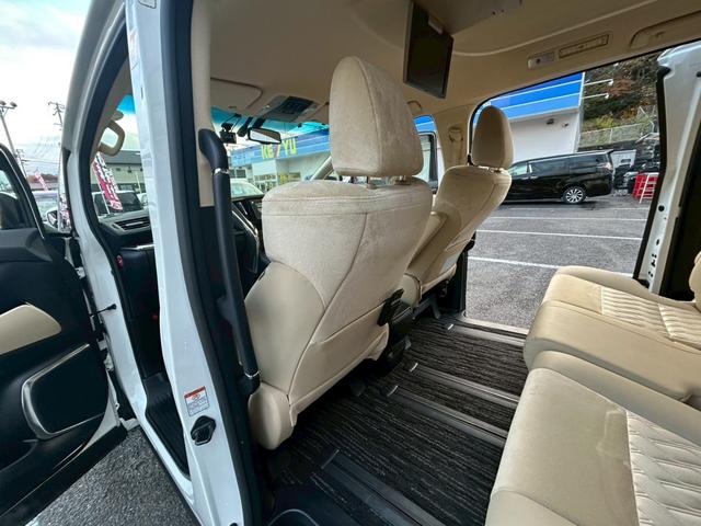 アルファード ２．５Ｇ【４ＷＤ／８人乗り】【１１型フリップダウンモニター】　【純正１０型ナビ／衝突軽減システム】【追従クルコン／コーナーセンサー】【ハーフレザーシート／電動シート】【パワーバックドア／前後ドラレコ／ＥＴＣ／バックカメラ】【ＬＥＤヘッドライト／フルセグＴＶ】（52枚目）