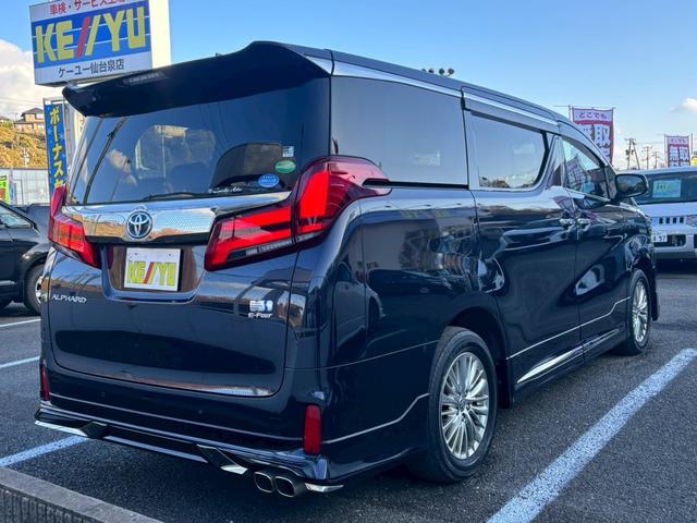 アルファードハイブリッド Ｓ　タイプゴールド【愛知仕入／４ＷＤ／モデリスタフルエアロ】　【シグネチェーイルミ／後席フリップダウンモニター／レーダー探知機／ＴＶキット】【ディスプレイオーディオナビ付／バックカメラ／フルセグ／ＥＴＣ】【バックカメラ／両側電動ドア／１００Ｖ電源／ハーフレザー】（3枚目）