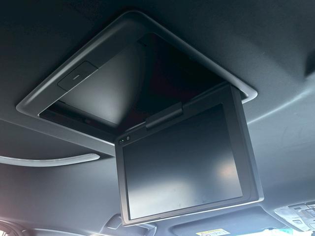 アルファードハイブリッド Ｓ　タイプゴールド【愛知仕入／４ＷＤ／モデリスタフルエアロ】　【シグネチェーイルミ／後席フリップダウンモニター／レーダー探知機／ＴＶキット】【ディスプレイオーディオナビ付／バックカメラ／フルセグ／ＥＴＣ】【バックカメラ／両側電動ドア／１００Ｖ電源／ハーフレザー】（7枚目）